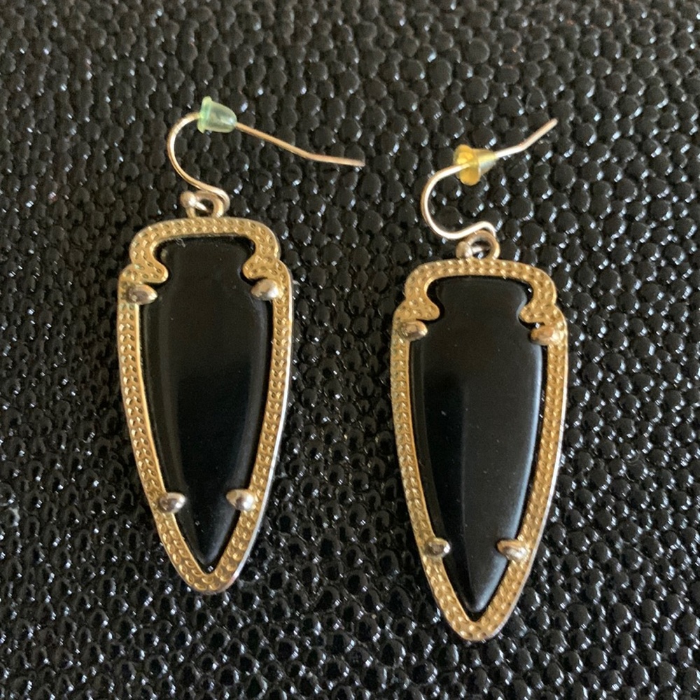 Kendra Scott black Arrow earrings